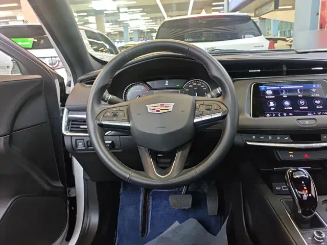 Cadillac XT4 — Фото автомобиля 10