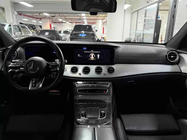 Mercedes-Benz E-Class AMG — Фото автомобиля 14