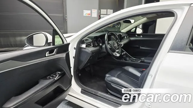 Kia K5 K5 3 поколение 2.0 LPI(Для проката) — Фото автомобиля 10