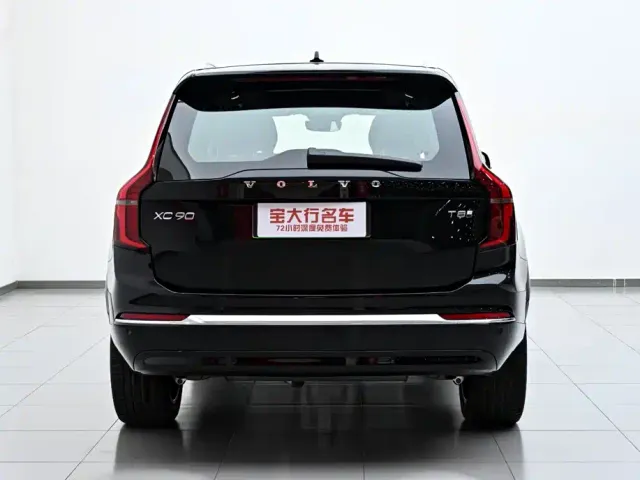 Volvo XC90 — Фото автомобиля 8