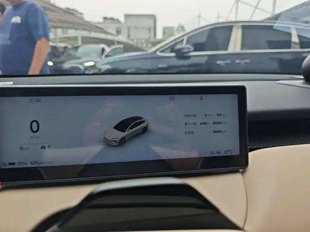 Nio ET5 Touring — Фото автомобиля 11