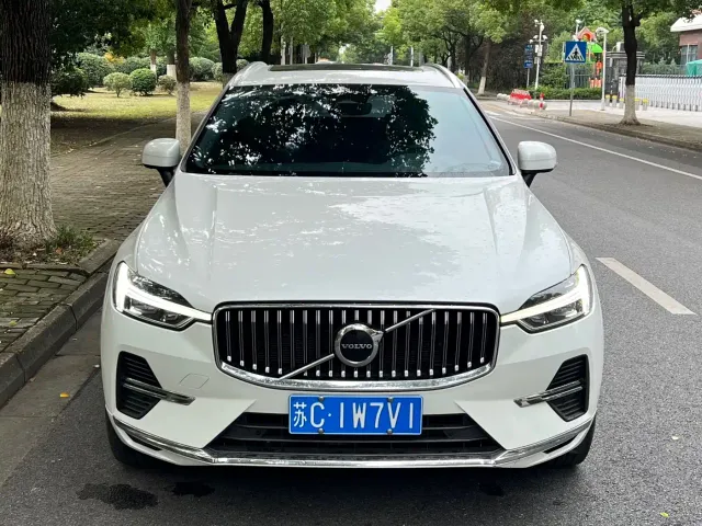 Volvo XC60 — Фото автомобиля 2