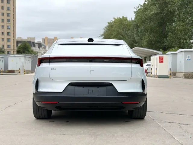 Polestar 4 — Фото автомобиля 6