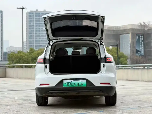 Leapmotor C11 — Фото автомобиля 12