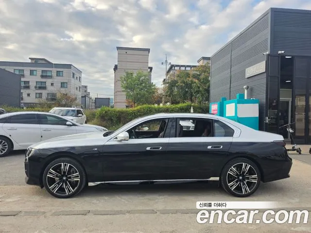 BMW 7 Series G70 — Фото автомобиля 3