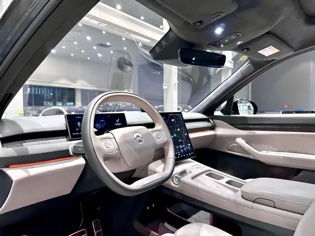 Nio ES8 — Фото автомобиля 14