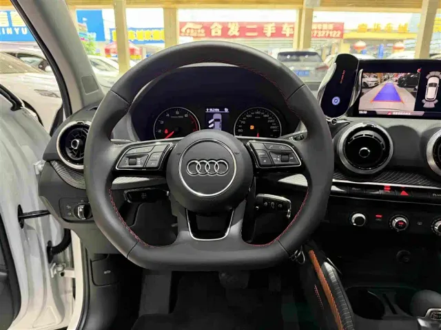 Audi Q2L — Фото автомобиля 14