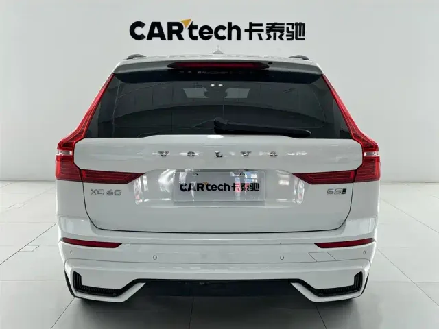 Volvo XC60 — Фото автомобиля 11