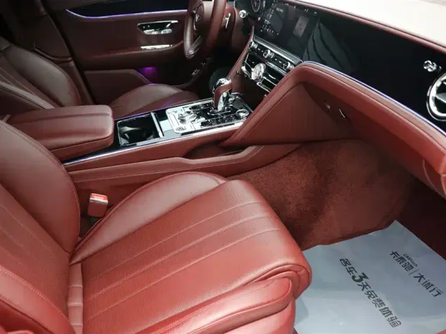 Bentley Flying Spur — Фото автомобиля 16
