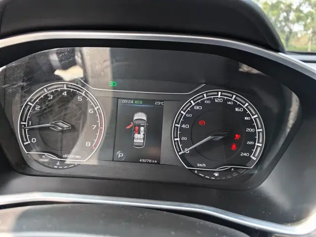 Geely Binyue 2021 1.4T DCT Diamond Edition — Фото автомобиля 10