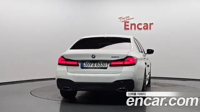 BMW 5-Series — Фото автомобиля 2