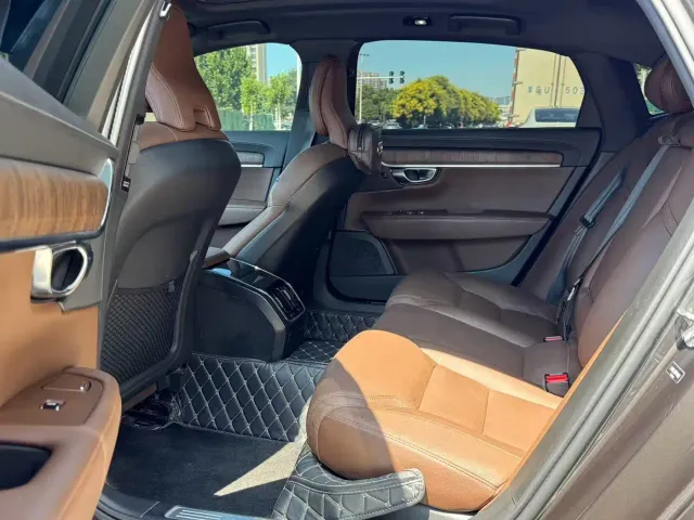 Volvo S90 — Фото автомобиля 8