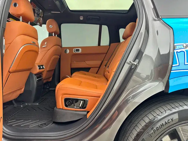 Li Auto L7 — Фото автомобиля 12