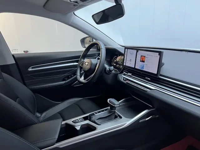 Geely Emgrand — Фото автомобиля 9