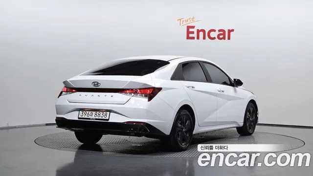 Hyundai Avante CN7 — Фото автомобиля 2