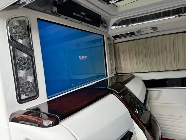 Mercedes-Benz V-Class — Фото автомобиля 11