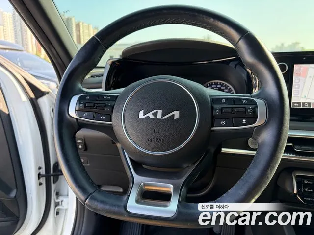 Kia K5 — Фото автомобиля 10
