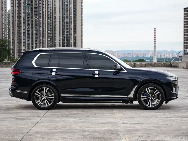 BMW X7 — Фото автомобиля 5