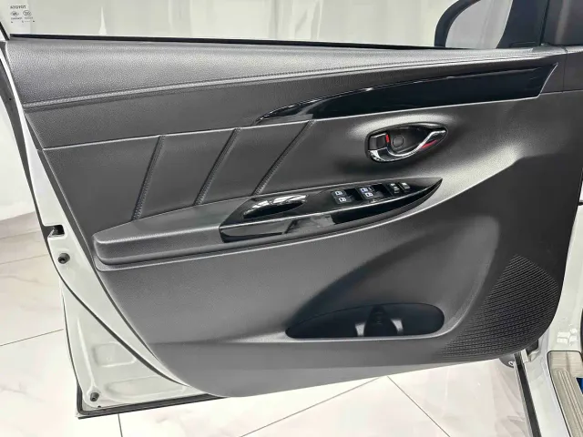 Toyota YARiS L Zhi Xuan — Фото автомобиля 8