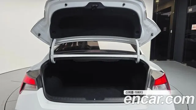 Hyundai AVANTE Новый Avante (CN7) — Фото автомобиля 20