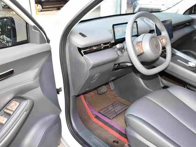Baojun E6 — Фото автомобиля 7