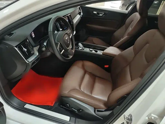 Volvo S60 — Фото автомобиля 15