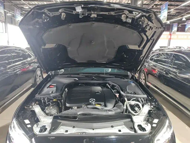 Mercedes-Benz E-Class — Фото автомобиля 19