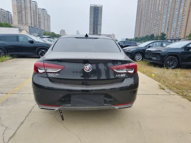 Buick Regal — Фото автомобиля 10