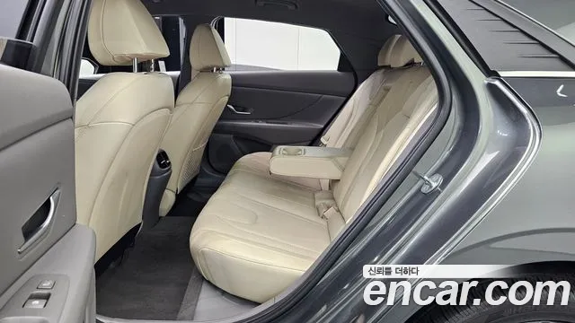 Hyundai AVANTE Avante (CN7) — Фото автомобиля 11