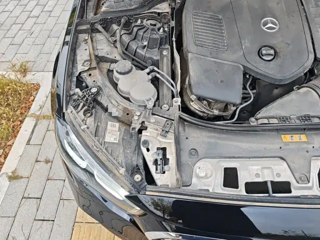 Mercedes-Benz E-Class — Фото автомобиля 20