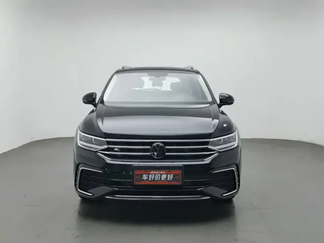 Volkswagen Tiguan L — Фото автомобиля 3