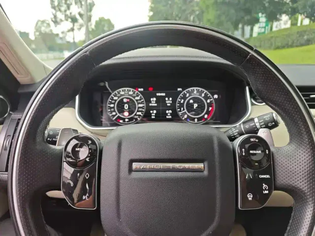 Land Rover Range Rover Sport — Фото автомобиля 8