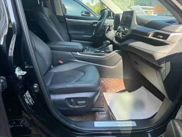 Toyota Highlander — Фото автомобиля 4