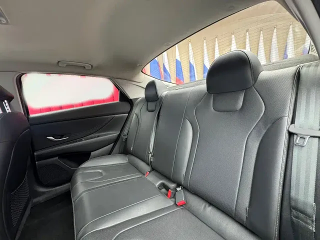 Hyundai Elantra — Фото автомобиля 10