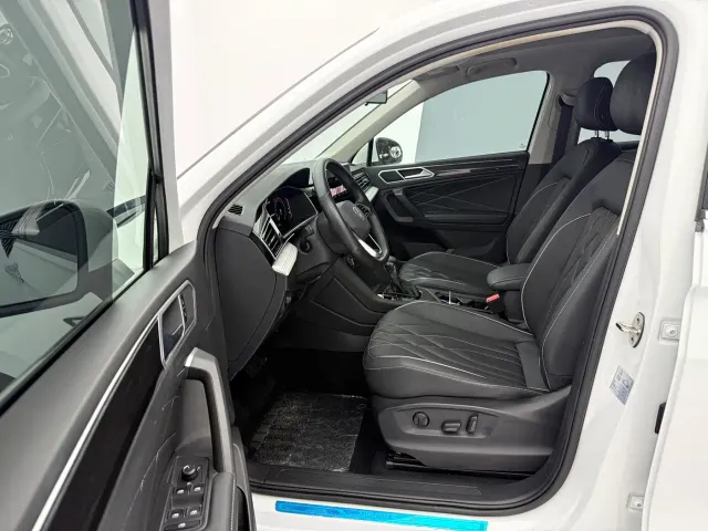 Volkswagen Tiguan L — Фото автомобиля 19