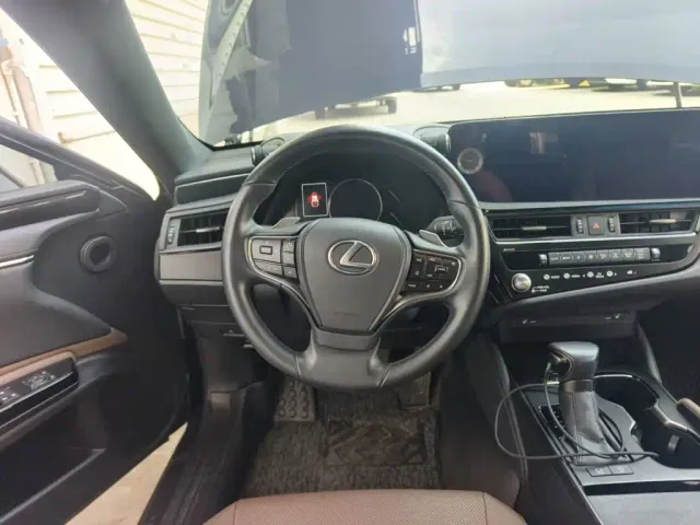 Lexus ES — Фото автомобиля 6