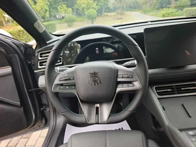 BYD Qin L — Фото автомобиля 12