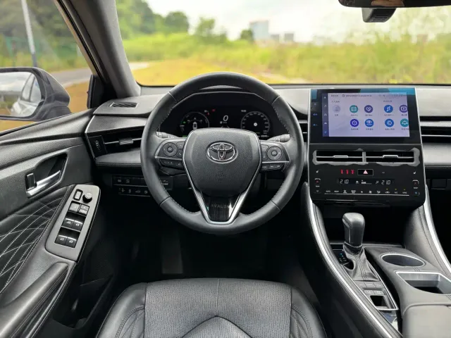 Toyota Avalon — Фото автомобиля 6