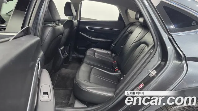 Hyundai Sonata — Фото автомобиля 24