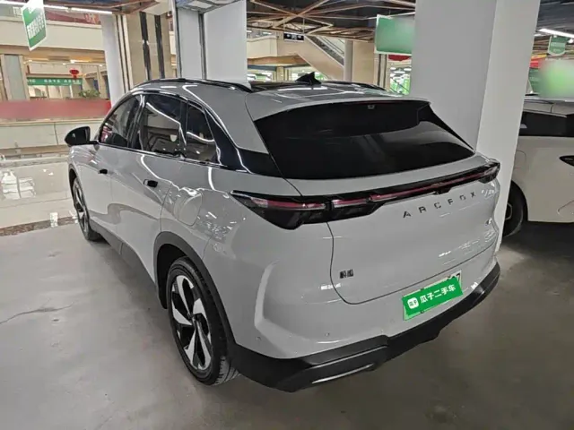 Arcfox Alpha T5 — Фото автомобиля 4