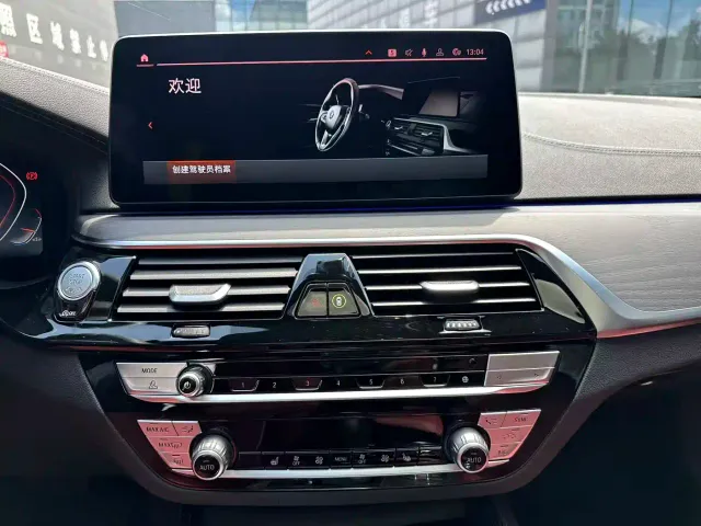 BMW 5 Series — Фото автомобиля 13