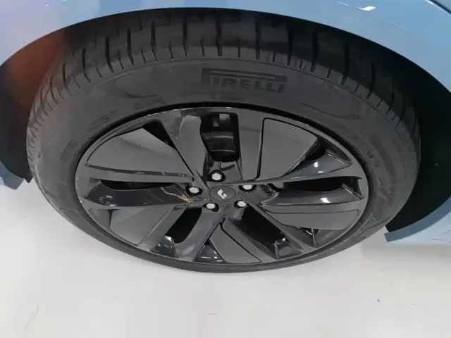 Li Auto L9 — Фото автомобиля 22