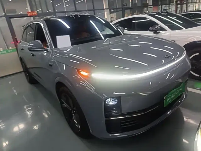 Li Auto L7 — Фото автомобиля 3