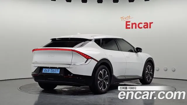 Kia EV6 — Фото автомобиля 2