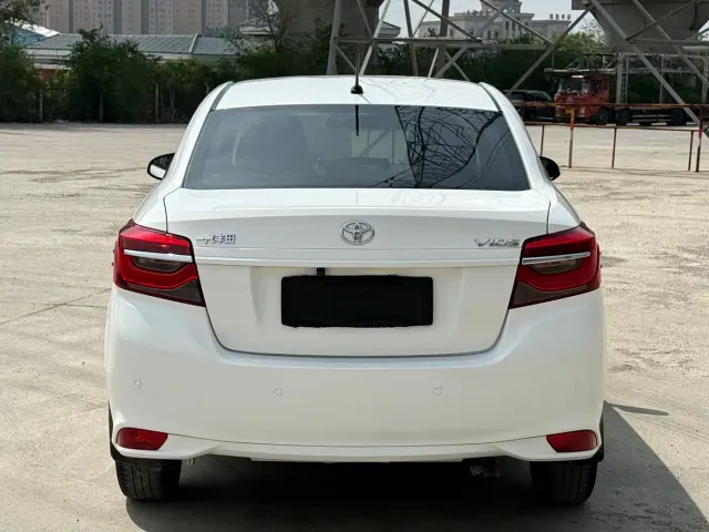 Toyota Vios — Фото автомобиля 5