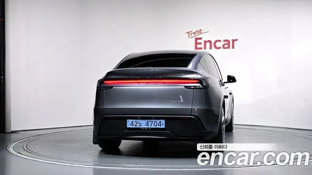 Tesla Model Y — Фото автомобиля 4