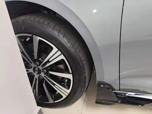 Geely Xingrui — Фото автомобиля 22
