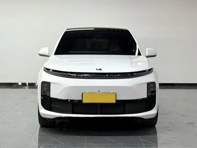 Li Auto L6 — Фото автомобиля 17