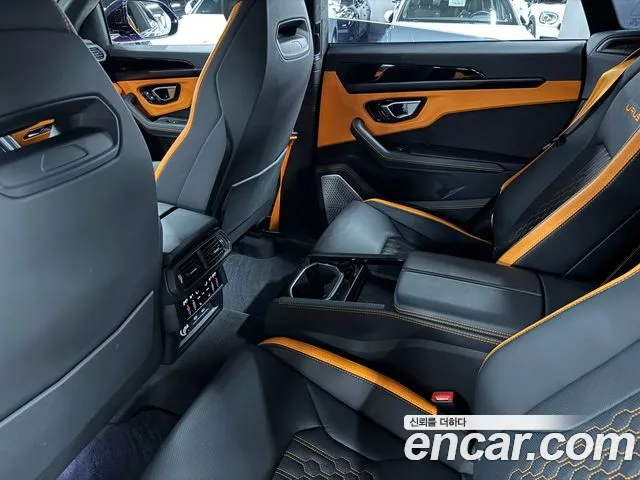 Lamborghini Urus — Фото автомобиля 11