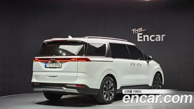 Kia Canival Carnival 4 поколение Бензин 7 мест Signature — Фото автомобиля 2